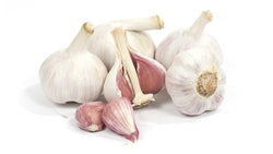 Whole garlic bulbs and separated cloves