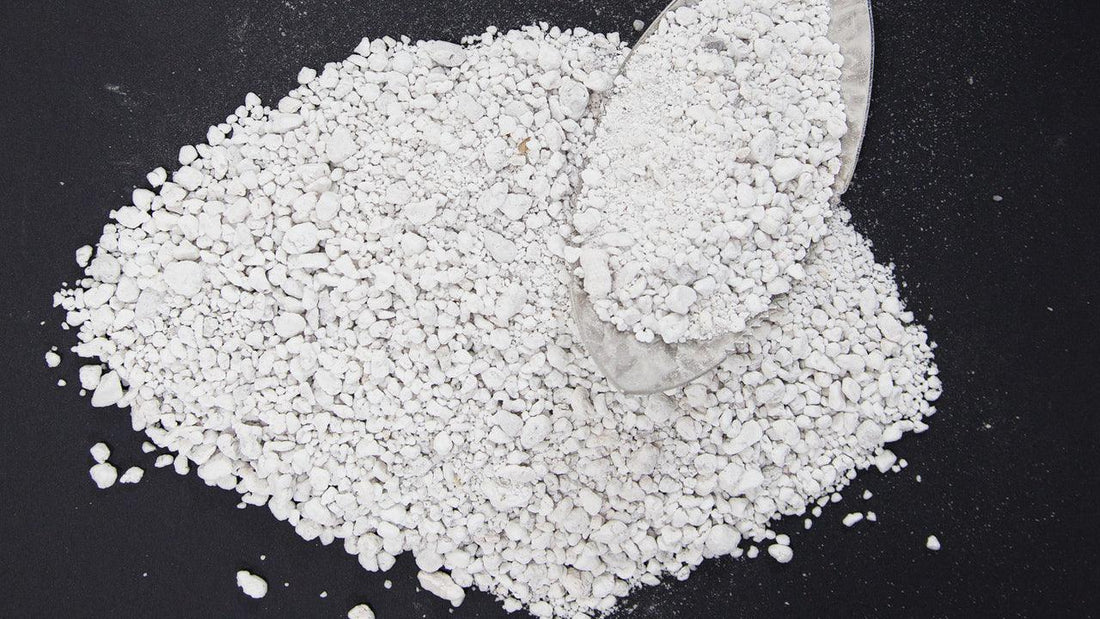 Mound of white perlite granules