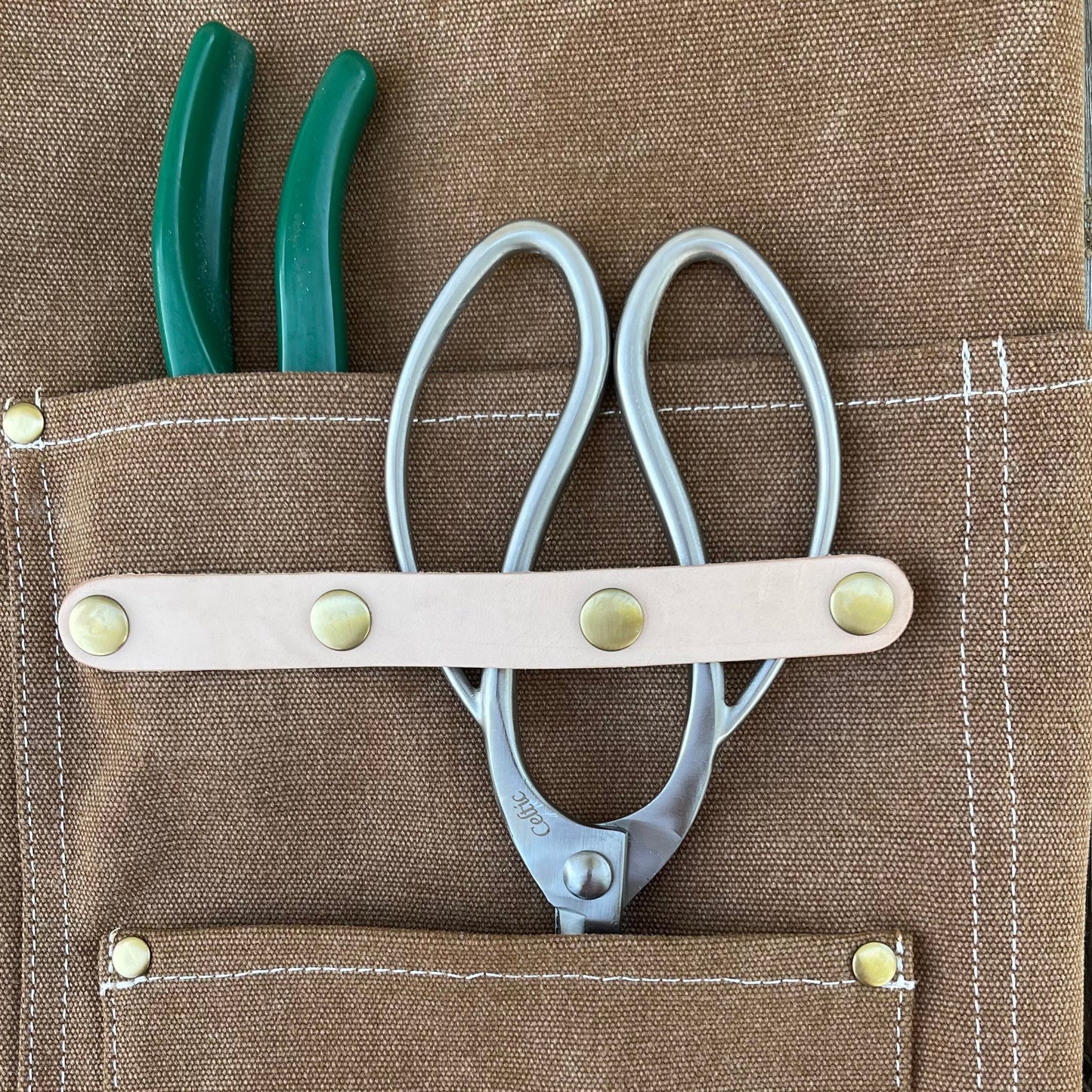 Gardening Apron - Waxed Canvas Apron with Pockets (Mocha) The Celtic Farm