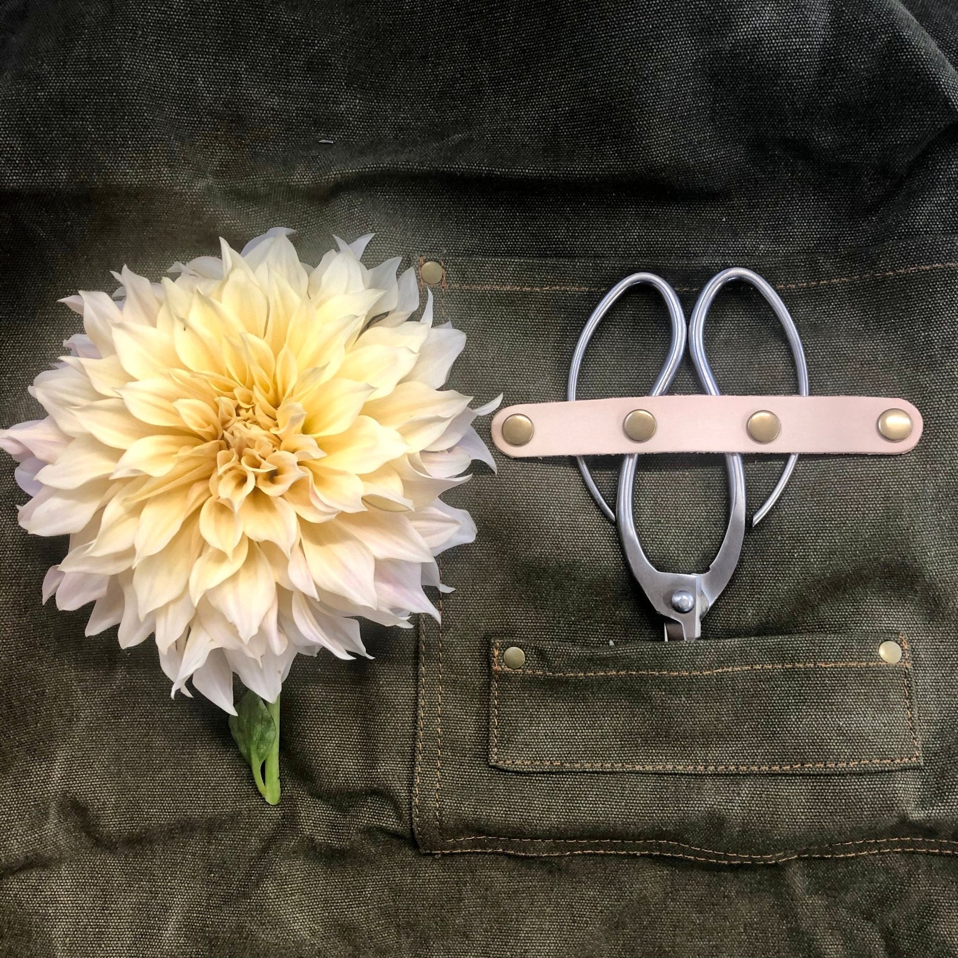 Gardening Apron - Waxed Canvas Apron with Pockets (Dark Green) The Celtic Farm