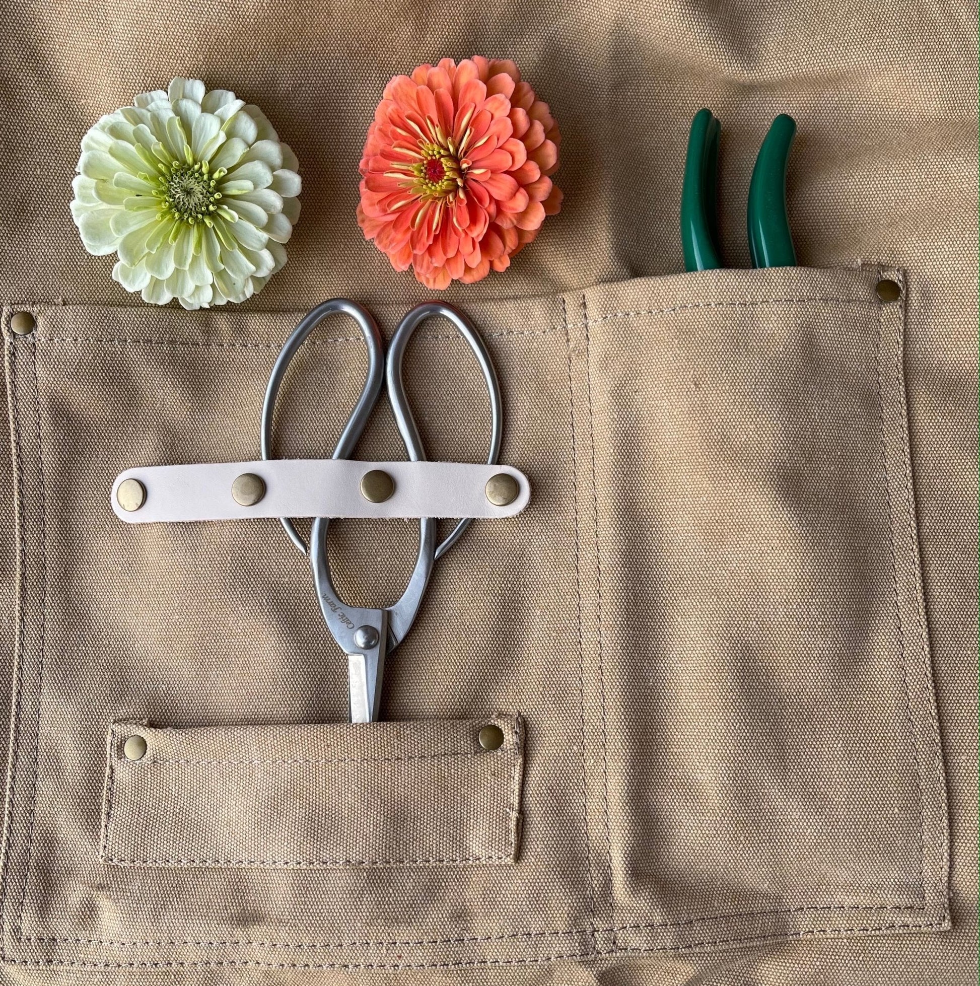 Gardening Apron - Waxed Canvas Apron with Pockets (Khaki) The Celtic Farm
